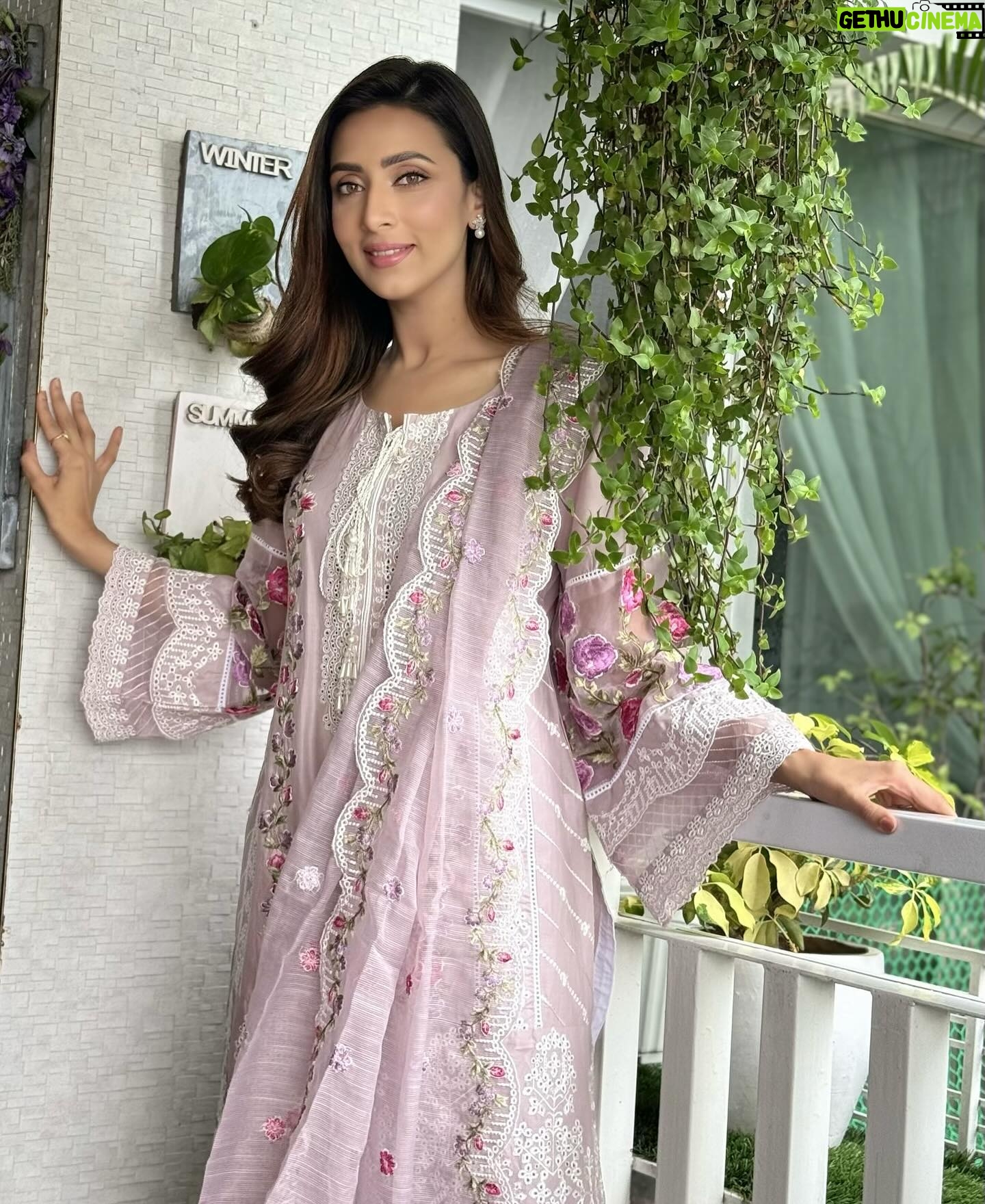 Bidya Sinha Saha Mim Instagram - Every day is a good day with good weather.💗