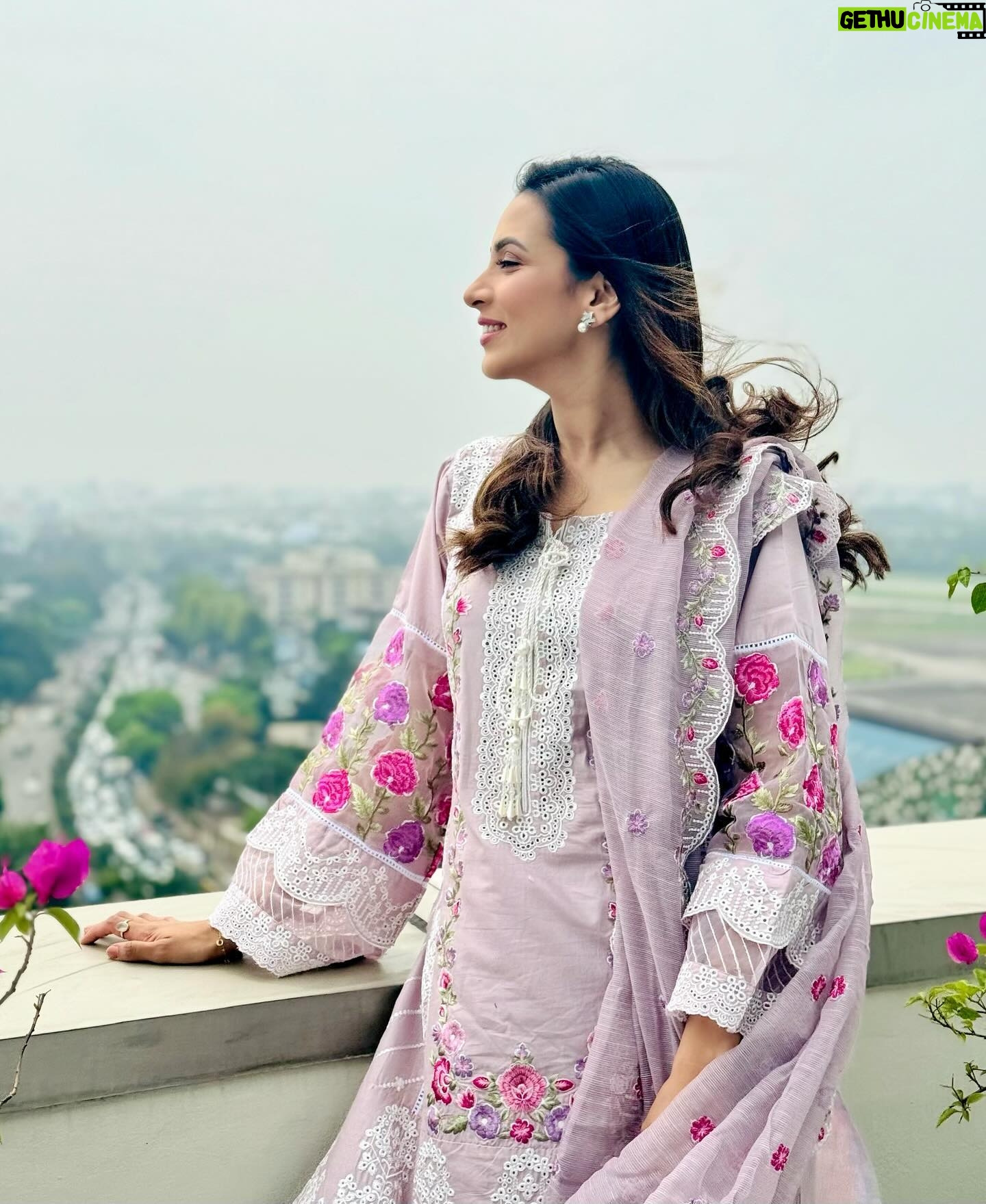 Bidya Sinha Saha Mim Instagram - Every day is a good day with good weather.💗