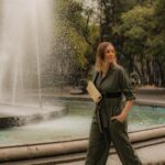 Regina Blandón Instagram – Regresa el Jumpsuit de Regina Blandón pero ahora más fresco que nunca. El nuevo jumpsuit verde olivo es perfecto para estos días de calor ☀️
20% de tu compra se destina a días de refugio para mujeres en situación de violencia a través de la @redrefugiosmx 

#igualdad #igualdaddegénero #modaconsciente #slowfashion #fashionrevolution #outfitinspo #impactosocial