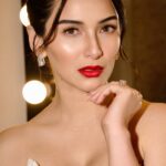 Jennylyn Mercado Instagram – Beautiful in red @mercadojenny for #alloutsundays ❤️
#MakeupbyAntheaBueno
Hair @rjdelacruz 
Styled by @ajalberto 
#jennlynmercado #jennylynmercadoinaos #aos