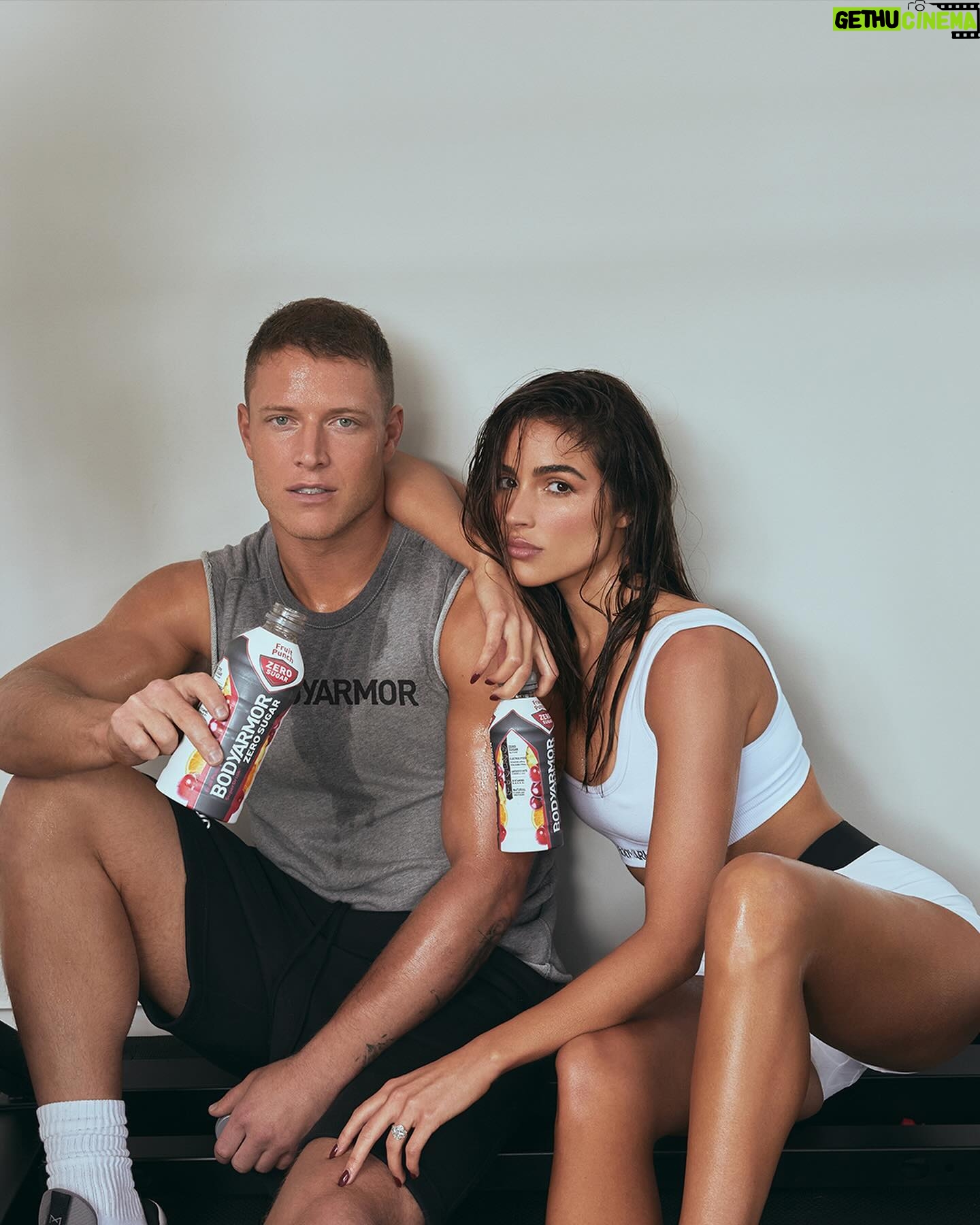 Olivia Culpo Instagram - Couple goals 🤝 Hydration goals @christianmccaffrey @oliviaculpo