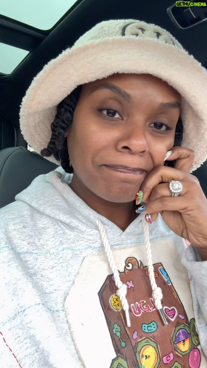 Tabitha Brown - 65.1K Likes - Morning TSA: Just because people donโt look like what they are going thru, doesnโt mean they ainโt going thru โค๏ธ. Be Kind๐๐พ. I love yall! #tabithabrown #spreadlove