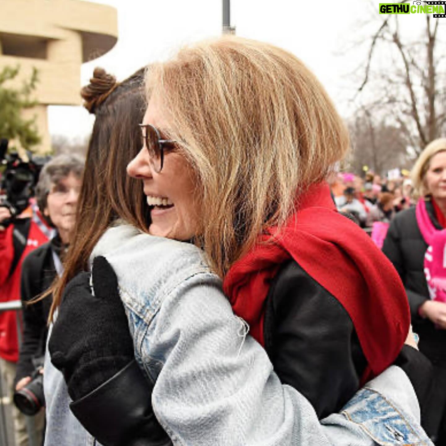 Sophia Bush Instagram - This woman helped us all to change it all. Happy 90th, @gloriasteinem. I will never get over having you as the inaugural guest on @workinprogress years into being able to ask your advice in this life. I will also never get over the fact that college journalism student me grew into grown up me that gets to ask her hero for advice.
And? I reaaally love that @gettyimages captured our first meeting. The moment where the world saw my soul leave my body, my brain melt, and my short circuiting self have to figure out if I should hug you or kiss you. Glad some part of me knew that a hug was the correct answer for a “nice to meet you” moment. Your patience is inspiring. As is your eyewear. You sweet soul. Bless you. ❤️🔥