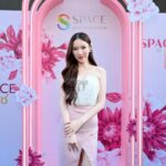 Worranit Thawornwong Instagram - 🎉ร่วมงานเปิดตัว #spaceflavoredwater 
ครั้งแรกของไทย กับอุทัยสเปซ 🩷น้ำผสมกลิ่นสมุนไพร 
🫰หอมชื่นใจ ติดใจมากๆค่า ยังมีอีก 2 กลิ่นสุดเฟรช 
กลิ่นพีช และกลิ่นข้าว ดื่มง่าย ดื่มได้ทุกวัน 🥰

#ดื่มสเปซหอมเฟรชชื่นใจ #utaispace #อุทัยสเปซ
@spaceflavoredwater

ติดตามรายละเอียดเพิ่มเติมได้ที่ 👇
https://www.facebook.com/spaceflavoredwater