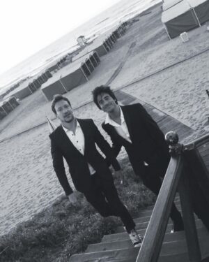 Nicolás Vázquez Instagram - Feliz cumple hermano mío. Acá levantamos una copa por vos y te agradezco que sigas espalda con espalda y corazón con corazón conmigo. Me hace bien. Cada paso que doy te lo dedico con todo mi alma. Te amo! Siempre juntos San! 🤍♾️