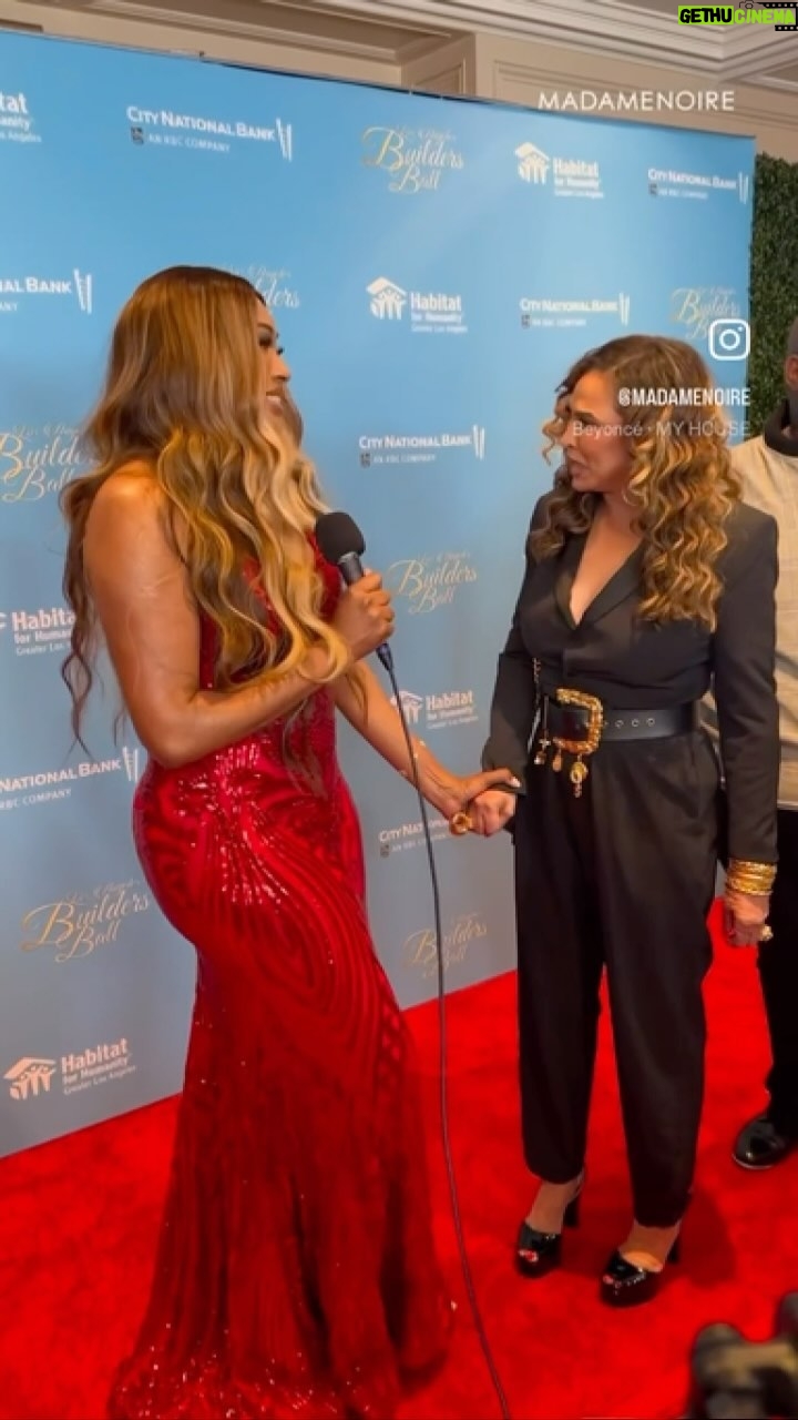 Cynthia Bailey Instagram - repost from: @madamenoire
This is community!
2024 Los Angeles Builders Ball highlights the importance of coming together for a great cause.
This star-studded event is organized by Humanity of Greater Los Angeles (Habitat LA) to raise awareness and funds for building homes and empowering families in our communities.🏡
#MadameNoire #MNScene | @habitatla