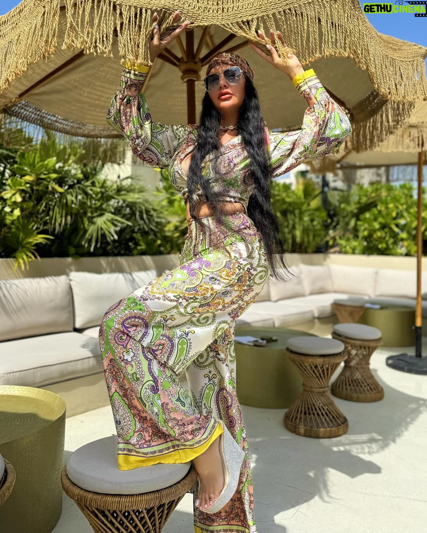 Lamitta Frangieh Instagram - Cuban vibes đ¸ @FashionNova amazing set Maldives satin green combo !
.
.
#fashionnova #fashionnovaambassador #fashionnovacurve #fashionnovafit #fashionnovashoes #usa #lamittafrangieh #spring #march