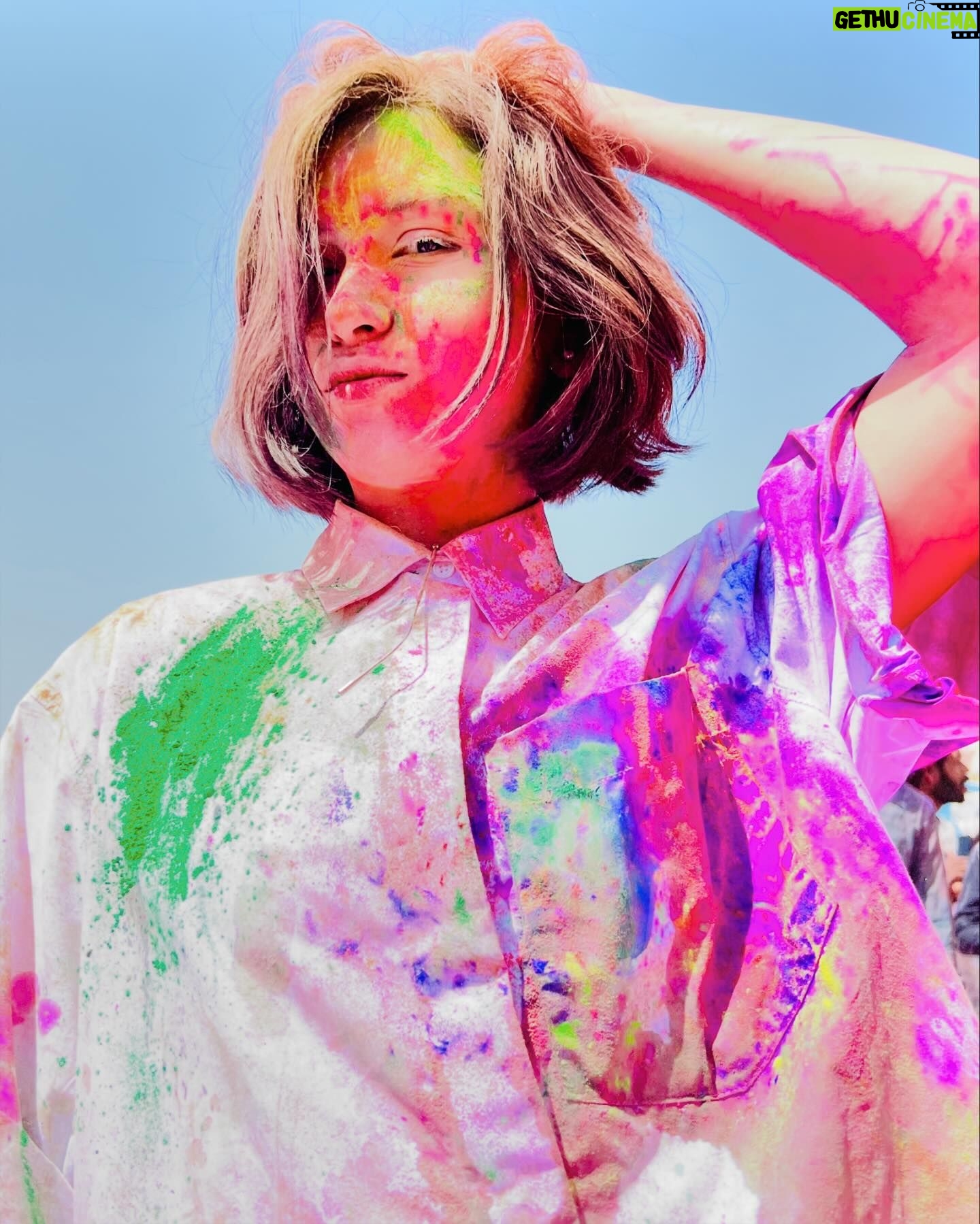Beauty Gonzalez Instagram - Wonβt soon forget π
Celebrating Holi Festival in VRINDAVAN was a milestone in our life of travels , it was just something we had to do.
It was pure fun ,
but also unexpectedly spiritual.
The fervor and devotion was infectious.
The setting was overwhelming.. throbbing masses, blaring music, and mesmerizing colors being mashed and scattered all over your entire being.
It was not unlike a mosh pit, a free for all , an orgy of powder , water, and a little magic.
Unreal. π