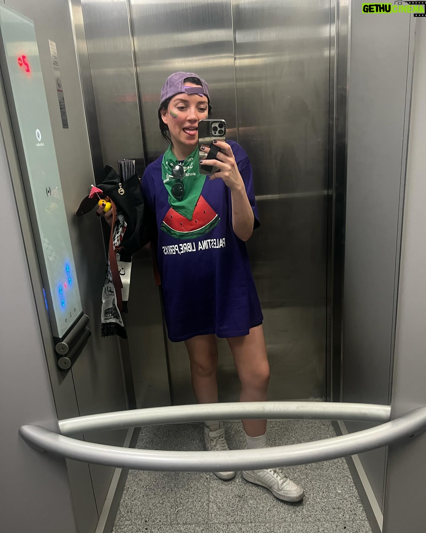 Regina Blandón - 28.6K Likes - Unas selfies.