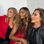Cynthia Bailey Instagram - fabulous photo shoot with the amazing @jimjordanphotography with these beautiful ladies for @ringmybelleco. exciting news coming!🔔

@megsmakeup1 
@meredithmarks 
@countessluann 
@branderoderick