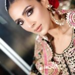 Bidya Sinha Saha Mim Instagram - ❤️❤️❤️ 

📸- @syedshahewar.hussain.7
Makeup- @zahidkhanbridalmakeover