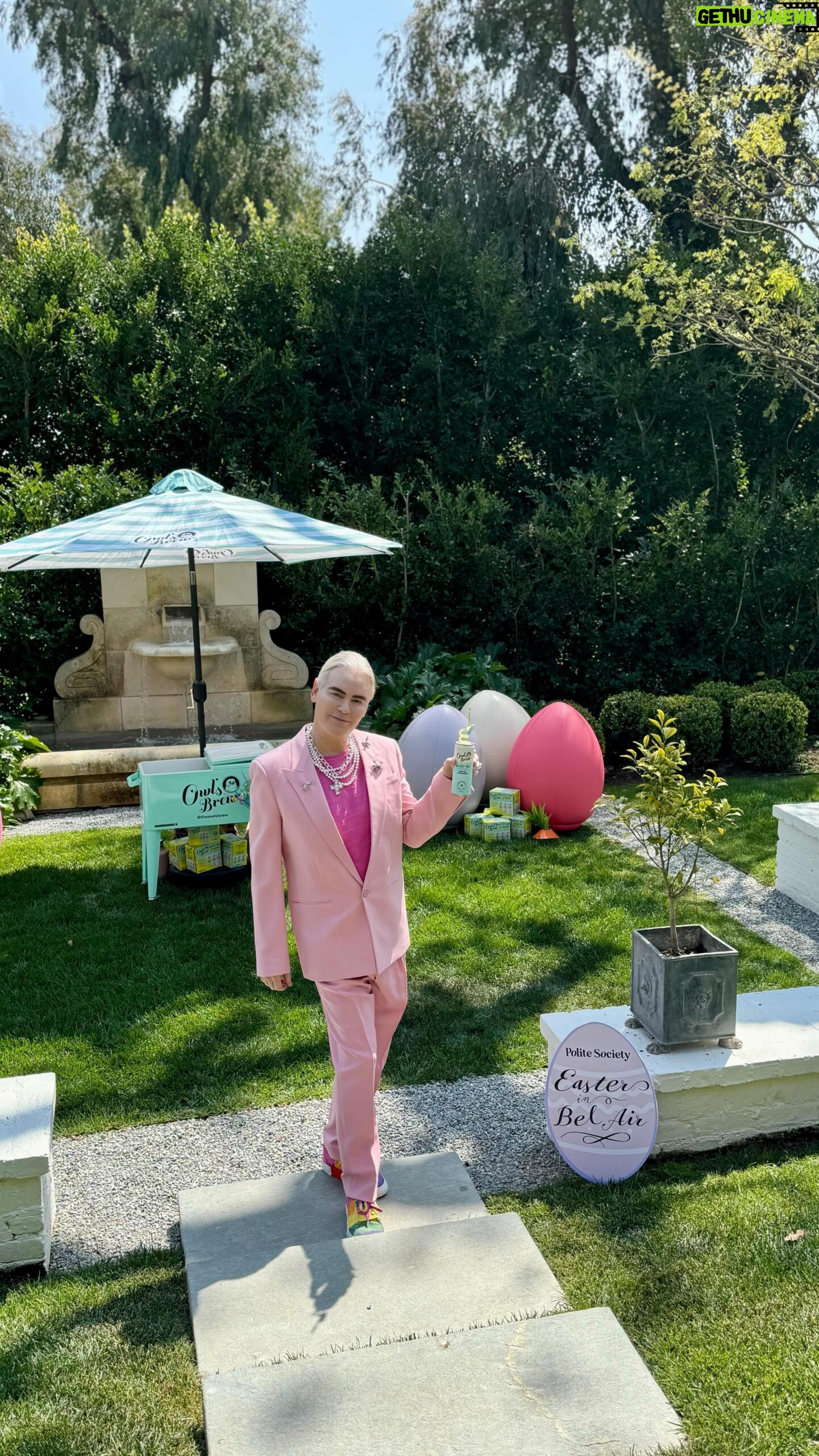Jeannie Mai Instagram - Eeeeek thank you @jerrodblandino and @cdmnyc for whisking us into their extraordinary Easter celebration with @politesocietybeauty π°πβ¨ @theowlsbrew found its nest amidst the most egg-ceptional beauty faces & enchanting Easter egg huntπͺΊπ£ How do you guys throw the very best parTEA every time!?? I love u Jerrod & Jeremy β¦ kisses from my Polite Pout over here ππ΅πΈ