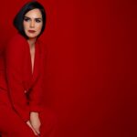 Scarlet Ortiz Instagram - Rojas las rosas, roja la pasión, rojo el amor, roja es la sangre de @ortizscarlet mi bella Scarlet bajo mi lente y mis brochas.

#makeupartist y #photographer @elizabethmua 
#producer @elizabethmuaproductions 

#photographer #photographermiami #makeup #makeupmiami #red #redlips