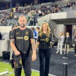 Elizabeth Banks Instagram - Before Olly’s own Hunger Games, the Honorary Falconer was @elizabethbanks 

#LAFC Falcon Flight | @uopx