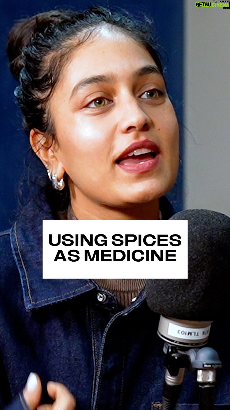 Fearne Cotton Instagram - A disciplined lifestyle isn’t restrictive, it’s freeing. That’s how dietician and plant-based cook @radhidevlukia feels about the habits, boundaries, and guidelines she’s implemented. They allow her to be in control, rather than outside factors controlling how she lives.
In this chat with Fearne, Radhi explains why committing to something – and following through – increases self-worth as it proves you can trust yourself. Trusting your instincts is something she wants you to be doing more of when it comes to nourishing food in particular. They chat through some practical ways to transition into eating more plant-based food, especially by using spices that invigorate and give you energy.
Plus, why is it important to check your own mental health when you realise you’re gossiping about other people...? Watch now on YouTube or listen wherever you get your podcasts 🫶
Radhi’s recipe book, JoyFull, is out now.