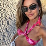 Chrishell Stause Instagram - Ok @gflip picked the lead photo 😆😅
Having the absolute BEST time in paradise😍 
Happy Easter!!!

#HappyEaster #Mexico