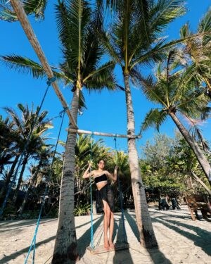 Sanya Lopez Instagram - Water you doing? 🤪🏝️