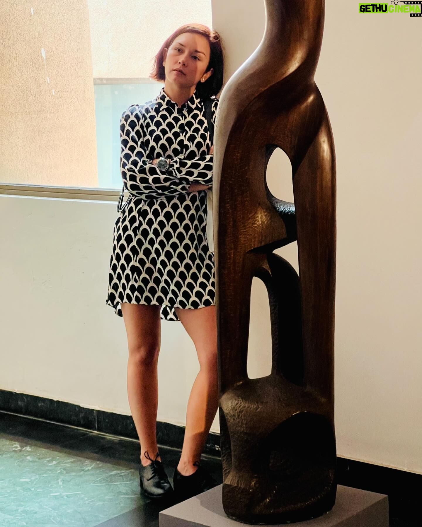 Beauty Gonzalez Instagram - A day at the National Gallery of Modern Art in Delhi ๐๐ค๐งก