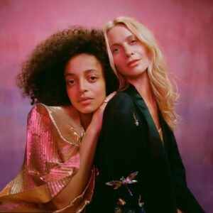 Poppy Delevingne Instagram - Celebrating 30 years of YOU @kesewa.aboahstudio, & reminded of this shoot we did for @voguemagazine a few moons ago… 

Shot by the wonderful @autumndewilde & styled by this beauty, @amandaharlech ✨

*Swipe for more creatures…