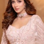 Bidya Sinha Saha Mim Instagram - 💗💗💗

📸- @syedshahewar.hussain.7 

 #behindthescenes🎬 #mirrormagazinecover #bidyasinhamim #eidcover