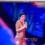 Lolita Milyavskaya Instagram - У меня в ленте много «Крокуса». В нем часть моей сценической жизни, ежегодная часть..⁣⁣⠀
Меня уговорил мой названый брат Вадик Такменев на съемку 60-летия, юбилейного концерта.. Как он радовался, как ребенок, следя за каждым кадром, снимая всё, что есть в эти 2 часа..⁣⁣⠀
Теперь я хочу сказать Ему @vadimtakmenev огромное Спасибо. Ведь эти моменты никогда не вернуть. Покажу Вам маленький фрагмент не смонтированного шоу..⁣⁣⠀
Я не отошла от Трагедии ещё.. Погибли часть людей, которые от Крокуса занимались и моим концертом тоже..⁣⁣⠀
Я хочу видеть безбоязненно входящих в зал зрителей, выносящих только светлые воспоминания..⁣⁣⠀
Сегодня девять дней.. миг между прошлым и будущим..⁣⁣⠀
Оно, будущее, должно быть..