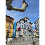 Paula Echevarría Instagram - Asturias patria querida..
Asturias de mis amores.. 💙💛💙

1. Paseo por mi pueblín
2. Cachopin 😬
3. Amigos 💕
4. Sin haberlo preparado 👯🏻‍♂️
5. Terraceando 🍹
6. Candás 💙
7. Calderada 🦀🦞🦐
8. Estrenando espejo y abrigo
9. Huevo de pascua 🍫
10. ♥️♥️♥️