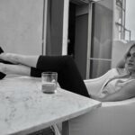 Katherine McNamara Instagram - Whether you drink whisky or whiskey, I hope you enjoy a dram! Happy #InternationalWhiskyDay! 🥃 Slàinte! Cheers! Cin! Cin! Şerefe! 乾杯! Salud! Prost! À votre santé! Saúde! 건배! Na Zdrowie! Skål! Gesondheid! Tag! 干杯! Υγεία! ชนแก้ว! Chon Gâew!
📷: @popeofthebowery