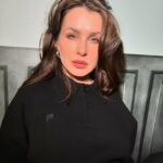 Anna-Maria Sieklucka Instagram – Your soul knows when it’s time to close the chapter – bye bye my long hair era ✌🏻 I’m so ready for the woman I have become 🤍
.
.
.
#mixofme #new #newchapter #newera