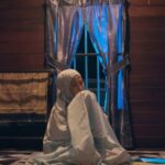 Wawa Zainal Instagram - standby tisu!! jom layan IKLAN  raya WAWA guys..
tahniah @nurulhidayahabdlatif jawab betul semalam.
.
sapa nak menang duit raya . cuba korang teka minit keberapa bahu mak delimawati goyang2??..HEHE