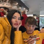 Lamitta Frangieh Instagram - Vacation with my 💛
.
.
#frenchriviera #momandson #justin#cannes#cotedazurfrance #march #lamittafrangieh #suddelafrance #vacationmodeon😎