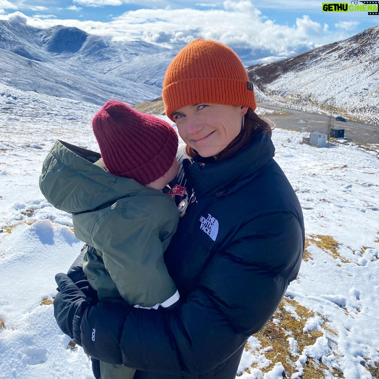 Bonnie Wright - 131.7K Likes - We had a bonnie wee time in Scotland 🏴 Elio experienced his first snow!!