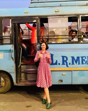Beauty Gonzalez Instagram - Needed a big shot of Testosterone to manage the chaotic roads in Jaipur, as in 
it was truly a free for all. 
I had momentary anxiety 
But still it was all fun and amusing as we all emerged unscathed. 😁🩵
Carry On Beauty.