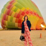 Beauty Gonzalez Instagram – In these days of Supersonic Flight, 
Space Travel and flying Cars, 
 it almost seems silly to go up on a Hot Air Balloon,
Yet here I am. 🧡

I’m a bit of a romantic I’m afraid,
Slow food, slow hands.
I believe in Time Travel, 
Past Lives, 
a Parallel Universe.
Mostly I believe in Magic.
The power of the mind, And mind over matter.
So when I can, 
I take flight.
Floating across this universe slowly,
in a reverie of reality ..
And imagination. 🩵

Won’t you take a ride with me 
on my beautiful balloon?? 🩷