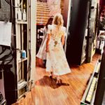 Jessica Capshaw Instagram - Friday morning fun with @livekellyandmark 🩷
