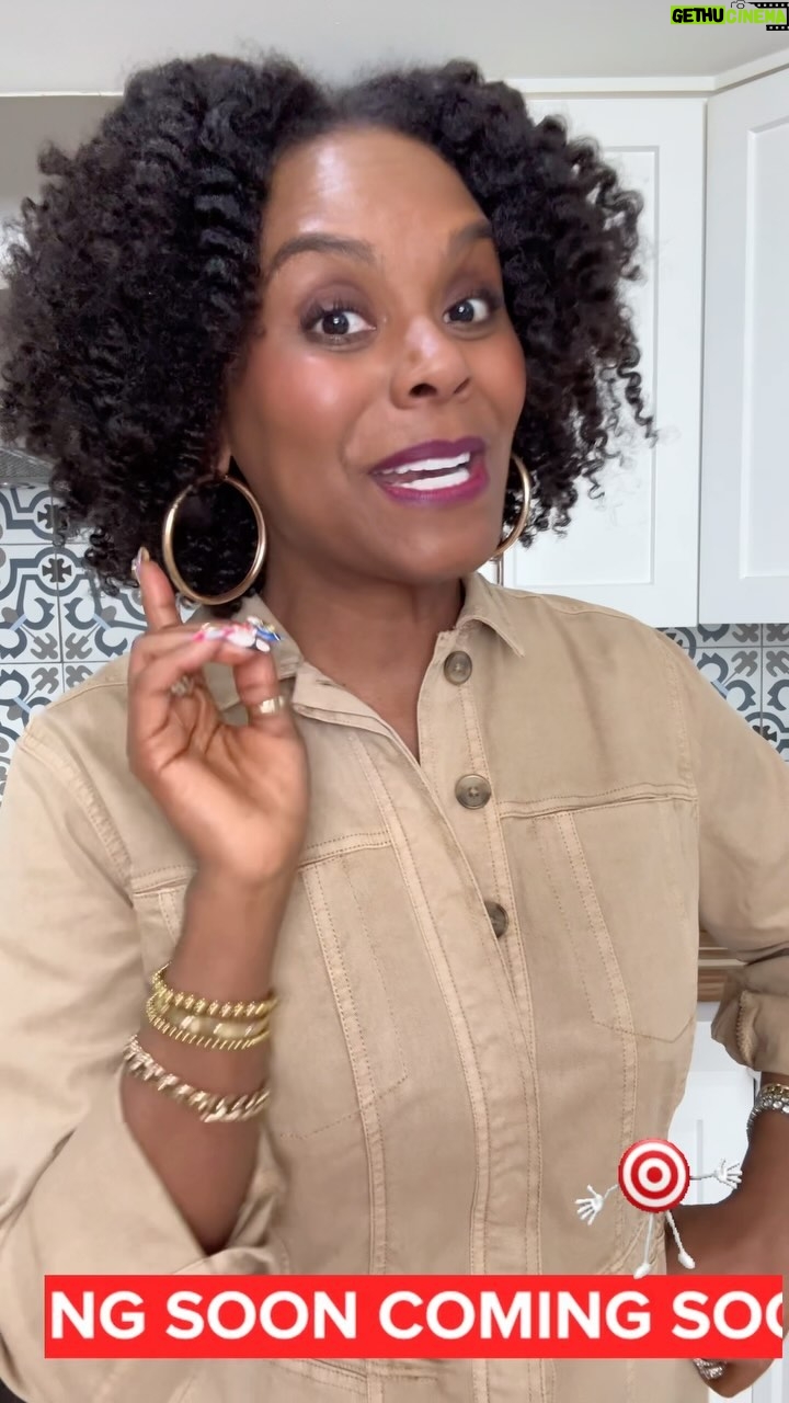Tabitha Brown - 54.9K Likes - Thank you!!! Thank you!!!!! Thank you for all your continued support ๐ฅน๐๐พ!!!! Family my food and beverage collection is returning to @target permanently starting next month and itโs all because of you!!! Some of your favorites will be back but I also have some new goodies coming and baby you are all in for a treat!!! Stay tuned๐๐ itโs COMING SOON!!! #targettabcollab #tabithabrown #food #beverages #plantbased #snacks #vegan #food
Jumpsuit @target
Earrings @target