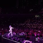 Jolin Tsai Instagram - 粉絲煲都有積極練習 ohlalala 軍訓有理😂😂
連惡之必要都唱很滿  峨眉景~~~
#uglybeauty2024佛山站