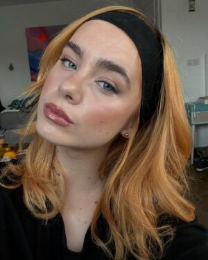 Clara Galle Instagram - 🧡Today I make moves 💚