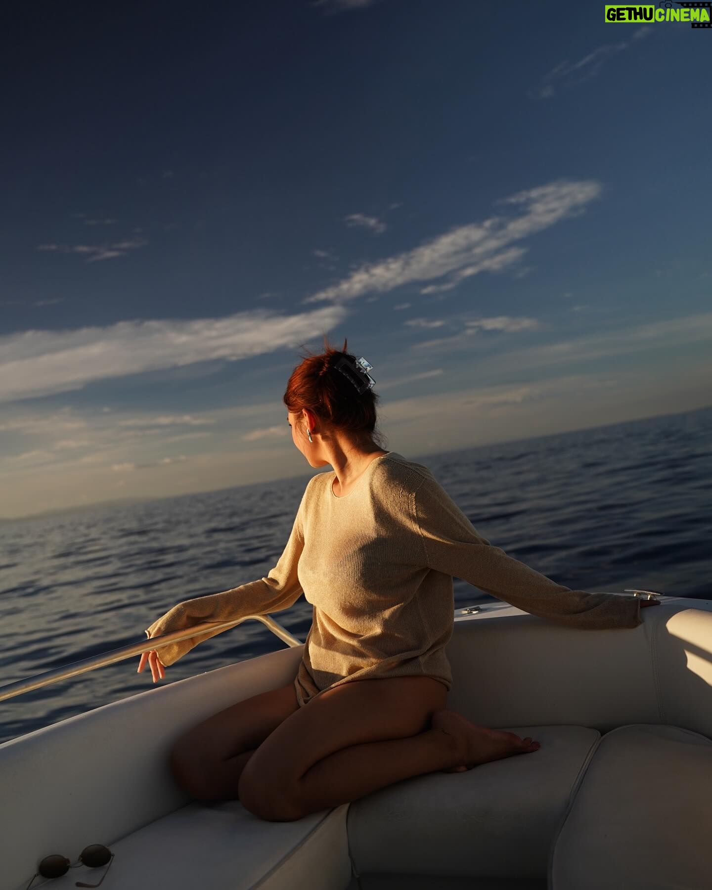 Heaven Peralejo Instagram - A girl & her favorite place 🌞