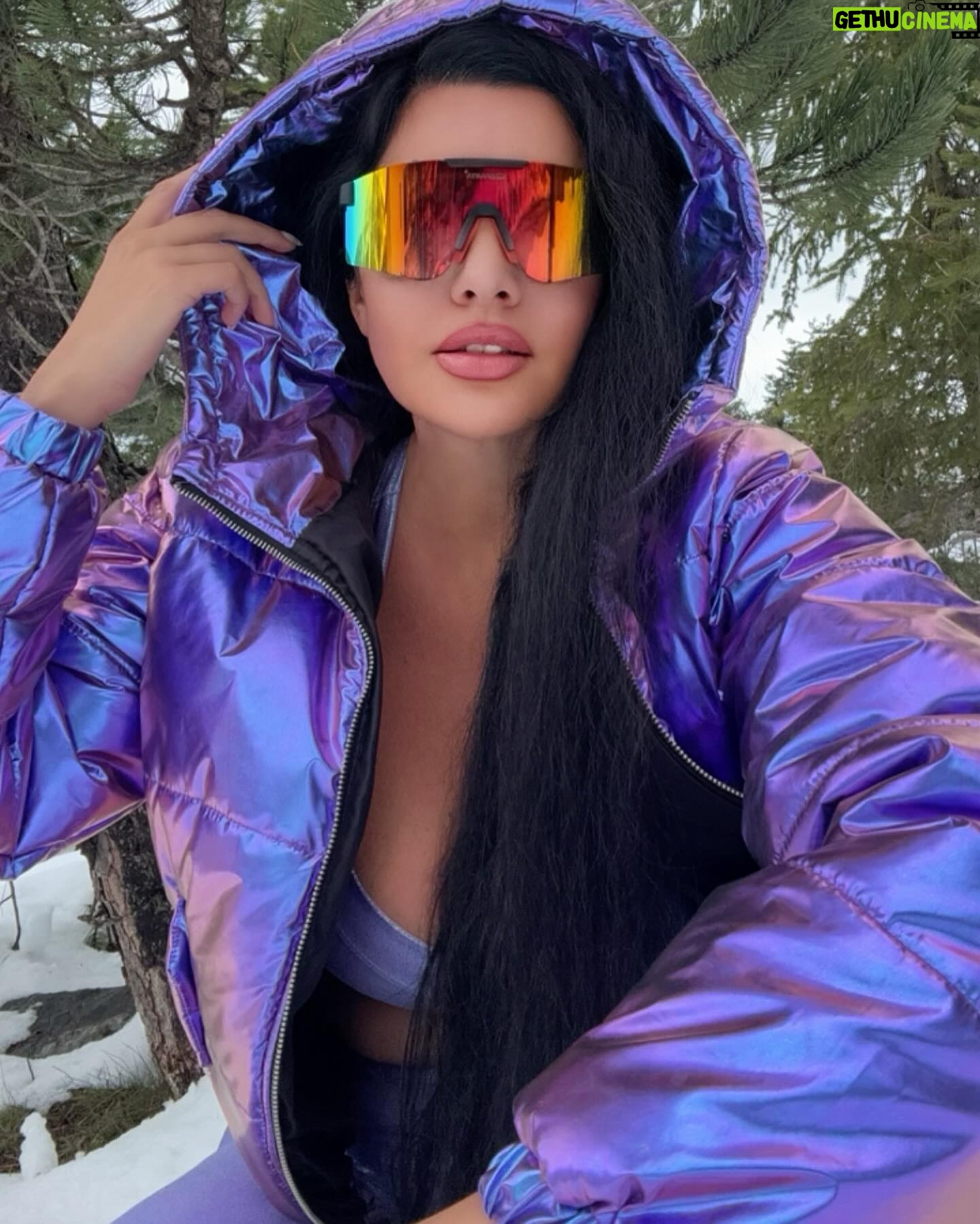 Lamitta Frangieh Instagram - Happy Easter from Justin & Me šāļø
.
.
.
#skiing #mountains #grenchalps #momandson #familygoals #vacation #cotedazurfrance #france #snowwhite #snowsnowsnow #lamittafrangieh #europelovers #happyeastereveryone #travelphotography #travelawesome