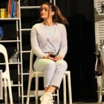 Clarissa Molina Instagram - Todavía ando flotando luego del maravilloso estreno de la obra de teatro Toc Toc anoche en Miami en el @towertheaterculturalcenter Me siento bendecida de una vez más gracias a @manumanumendoza (que no se da por vencido conmigo) 😂 de volver a las tablas por segunda ocasión! Cada vez me enamoro más del teatro. Gracias @layla_vargas por estar a mi lado siempre en este proceso! Que gran reto como actriz has sido todo este proceso, pero que gratificante al final. Que honor trabajar con amigos y nuevos amigos, que talentosos son wow! Anoche brillaron!🤩🤯🥹💖

Les invito a que no se la pierdan esta noche a las 7p.m para que se rían un buen rato y aparte llevarse un gran mensaje. 

Gracias @chepejose por captar estos momentos mágicos. ✨📸 eres increíble! 

NOS VEMOS ESTA NOCHE MIAMI. 🎭 Que viva el teatro!