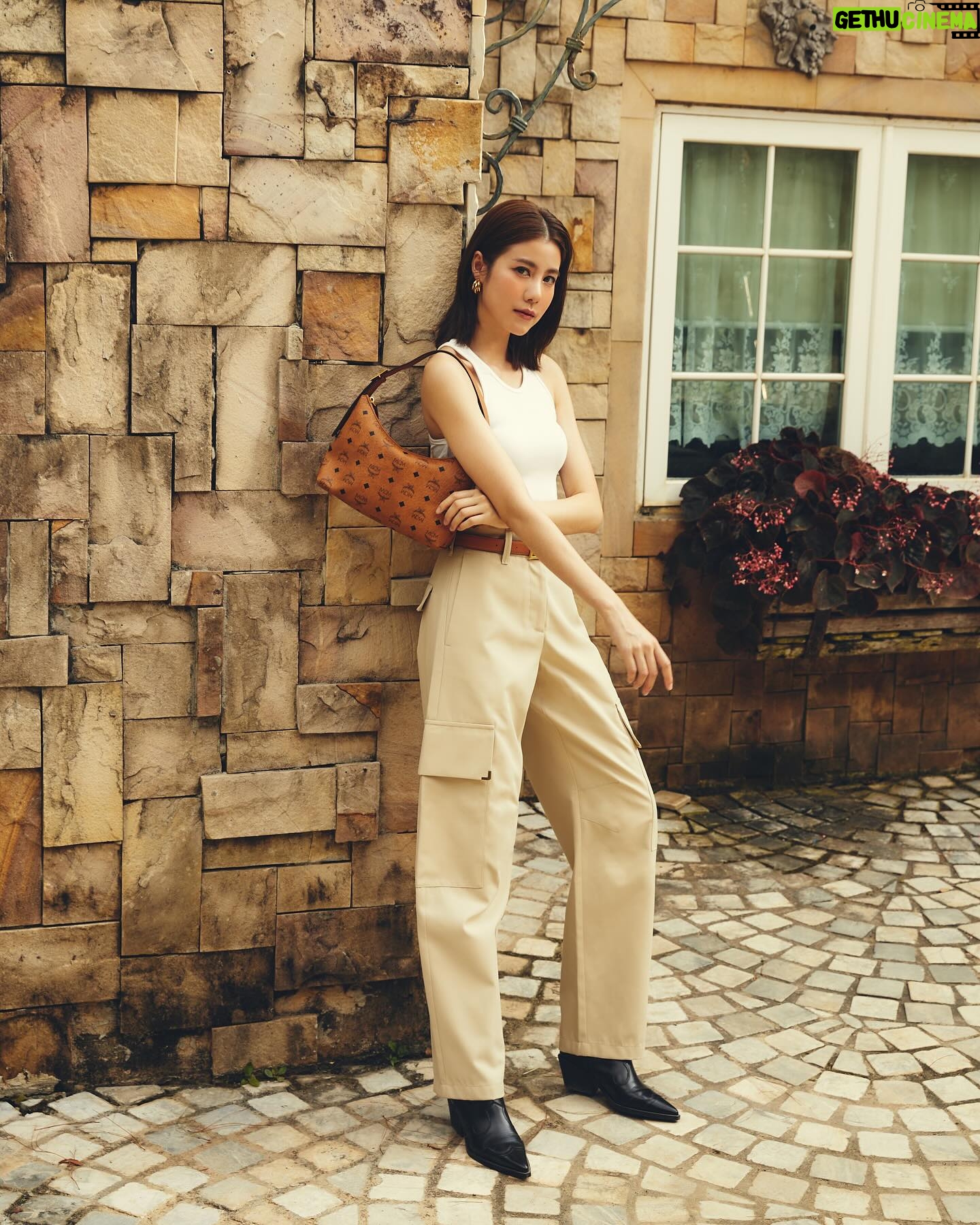 Esther Supreeleela Instagram - Travel with @mcmthailand #mcmthailand 🌻