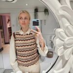 Fearne Cotton Instagram – Bookish
#dresslikeabookworm
@happyplacebookclub 
📚