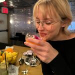Angèle Instagram - 🧳🍸🎶📝🛌🏝️🗽🌞🧦🍪🫧