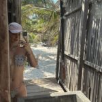 Fabiola Guajardo Instagram - Sol, mar y más pecas en mi espalda.