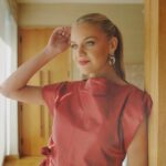 Kelsea Ballerini Instagram - WAKE UP BESTIE, the reimagined version of love me like you mean it comes out TONIGHT AT MIDNIGHT and ten years later WE STILL DONT HAVE TIME TO WASTE ON THE BOYS THAT ARE PLAYING THE GAMES