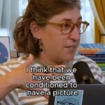 Mayim Bialik Instagram - Have we been conditioned to believe that true beauty means never aging, never changing? What does looking good really mean to you? Now streaming! 🧠💥 Our #BialikBreakdown episode with Justine Bateman! ➡️ The complete episode is at the link below or in our bio. https://youtu.be/HoaaW8LfNGk?si=ZlUaZOZ88D_xT11j

#JustineBateman #mayimbialik #mentalhealthpodcast #aging