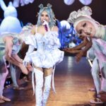 Jolin Tsai Instagram - 粉絲煲都有積極練習 ohlalala 軍訓有理😂😂
連惡之必要都唱很滿  峨眉景~~~
#uglybeauty2024佛山站