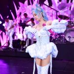 Jolin Tsai Instagram - 粉絲煲都有積極練習 ohlalala 軍訓有理😂😂
連惡之必要都唱很滿  峨眉景~~~
#uglybeauty2024佛山站