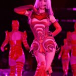 Jolin Tsai Instagram - 看上了你 
能怎麼著
#美杜莎 女士
#uglybeauty2024佛山站