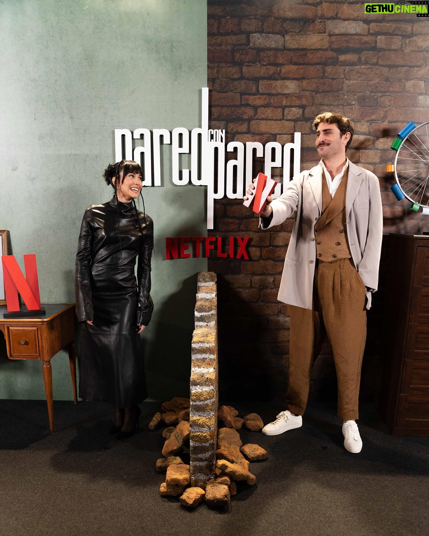 Aitana Instagram - qué ganas de que veáis #ParedConPared no queda nadaaaaa 🍿🥹 12 de abril solo en @netflix @netflixes @fernandoguallar